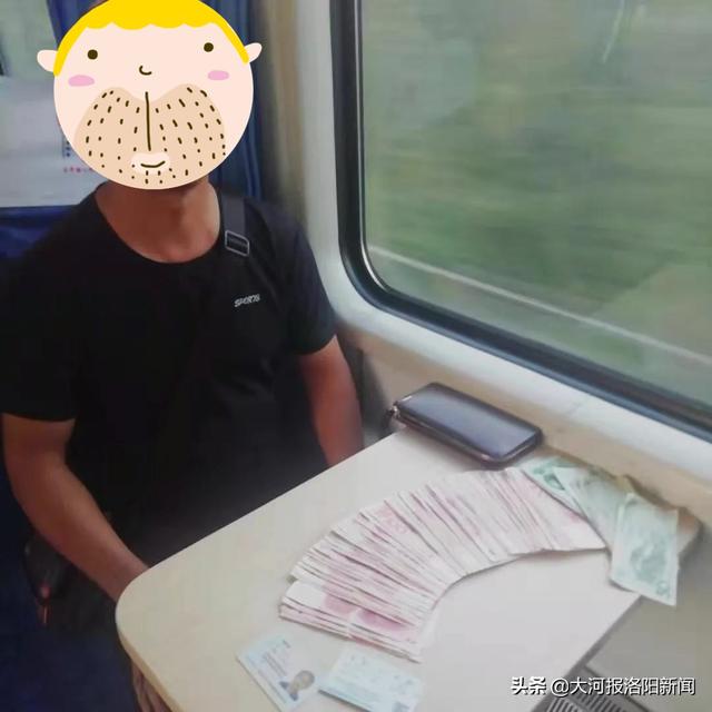 空包10000礼品(万元现金遗忘厕所转眼就没，乘警出手30分钟物归原主)