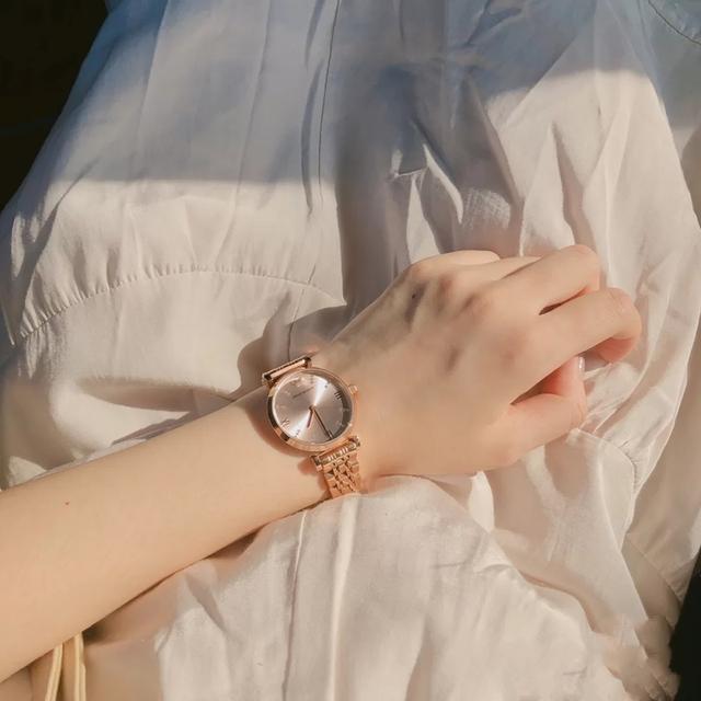 阿玛尼女士手表(盘点2020年值得入手的6款阿玛尼手表，你最心动哪款呢？)