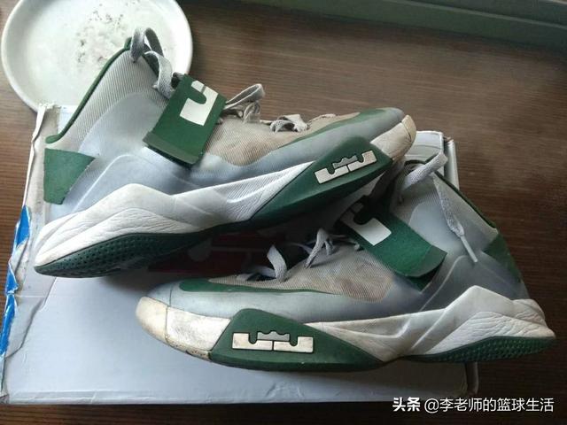 女鞋美国码和中国码的对比(篮球实战装备老司机评测对比海外版篮球鞋和国内版篮球鞋的优缺点)