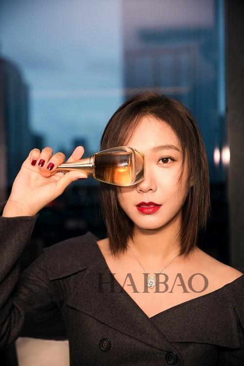 迪奥真我纯香香水图片(圣诞倒计时！迪奥 (Dior) 礼献真我女性，奏出送礼季的鎏金序曲)