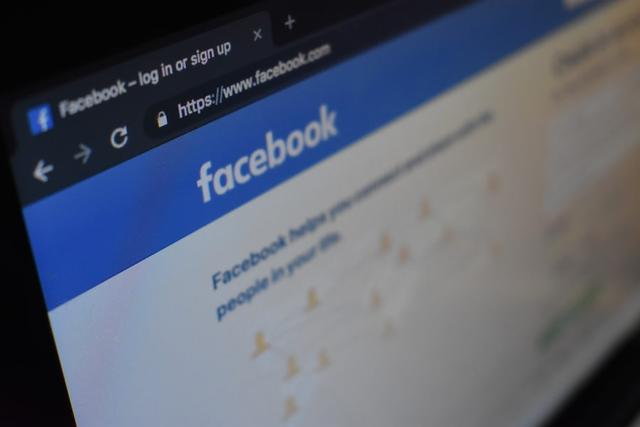 facebook怎么用支付宝充值(Facebook 版“微信支付”，能否帮其在社交电商找回尊严？)