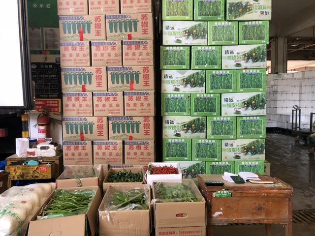 南京进口食品批发市场在哪里(新春走基层｜市民“就地过年”，他们全力保供)