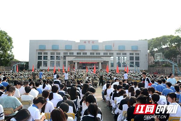 尚军辉简历(湘潭生物机电学校表彰129名绩优教师)