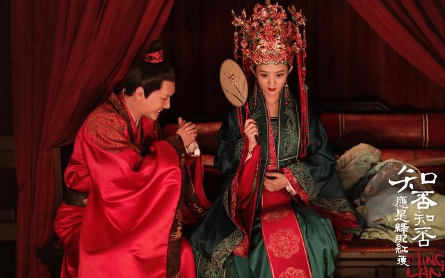 85后四小花旦(85后四小花旦婚姻现状：赵丽颖杨幂离婚果断，刘诗诗唐嫣家庭美满)