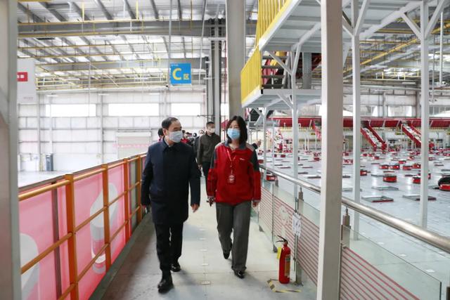 京东物流武汉分公司:最新！湖北省副省长赵海山带队考察武汉亚洲一号，将支持京东物流在鄂各县建设仓配中心