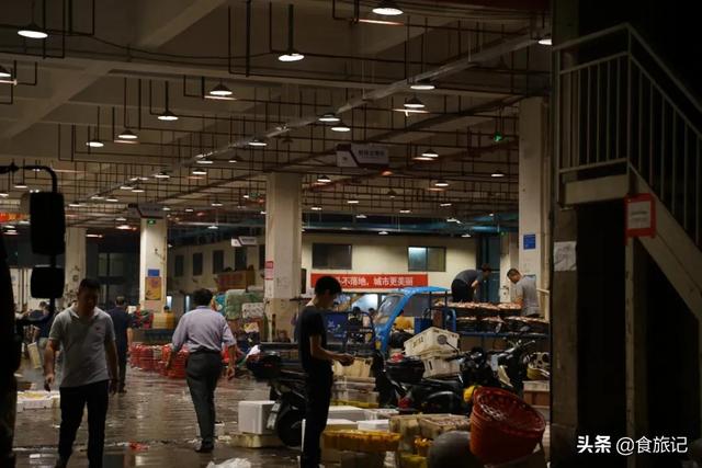 海鲜批发市场在哪里(围观了全国最大的水产批发市场，真的很刺激)