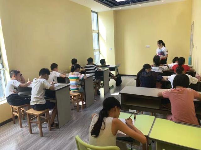 办幼儿托班需要哪些条件(开了个托管班了，四个前提与八个具备条件)