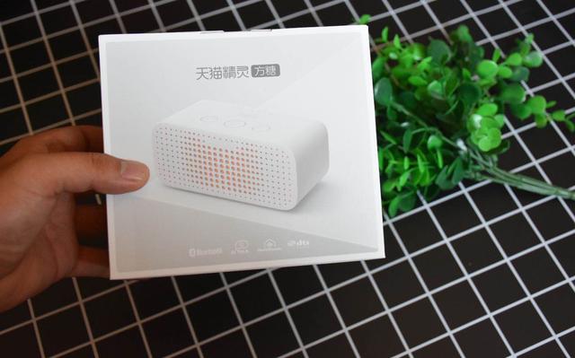 天猫精灵能不能连接手机热点(能听能说还能打电话，天猫精灵方糖R新品功能都有啥？)