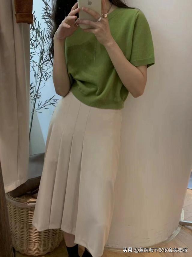 服装店开店视频教程(服装店新手老板娘回答好这三个问题，是解决实体服装店的生存之本)