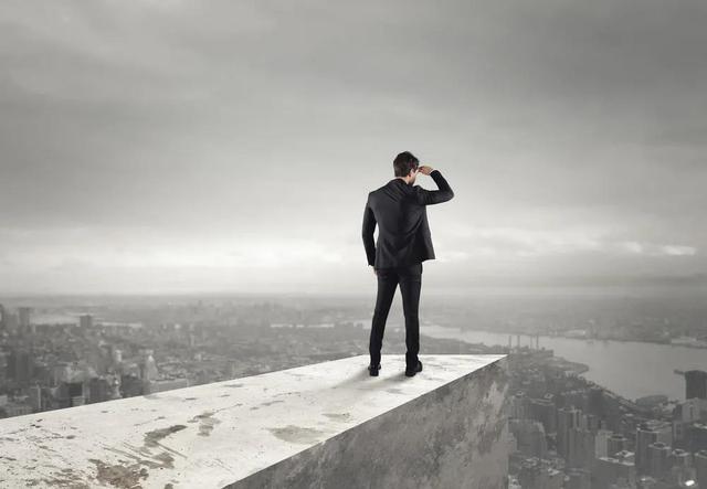 轻轻家教倒闭(回应资金困难、疑跑路传闻，轻轻教育称将转型录播课)