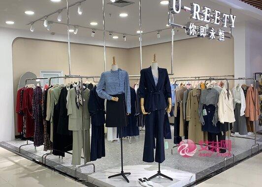 让顾客心动的句子卖衣服(卖衣服怎么说才能让顾客买单 最新服装销售技巧和话术)