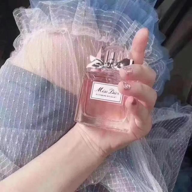 迪奥香水价格一览表50毫升的(迪奥花漾甜心香水50ml)
