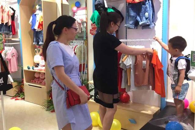 线上童装好做吗(江西老板开童装店，月盈利18万，玩的就是套路，学会了你也行)