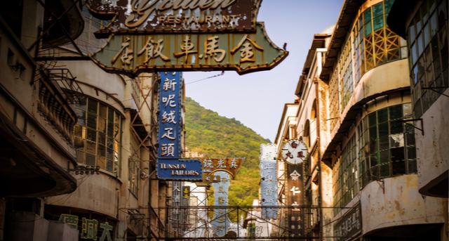 广州十三行服装批发街图片(十三行：曾是中国贸易中心，因一场大火而消失)