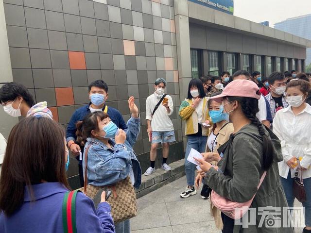 网上兼职客服招聘(618年中大促商家招兼职客服：招聘200人 应聘来了1000人)