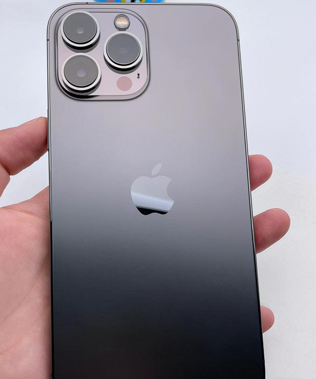 深圳华强北手机报价单苹果13 pro Max(一点也不值，网友7600买美版iPhone13Pro Max，居然有配置锁)