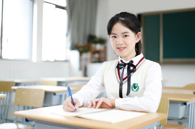 阅读积累是什么意思(水滴聚多成大海，读书集多成学问，作文能力的提升要靠阅读和积累)