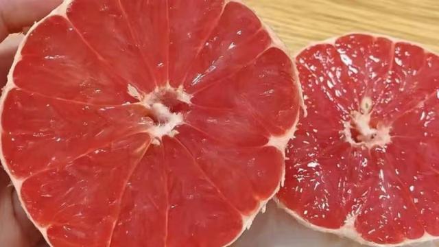 水果批发新手如何进货做水果批发商利润多大(水果店第一次进货多少，新手水果店进货技巧)