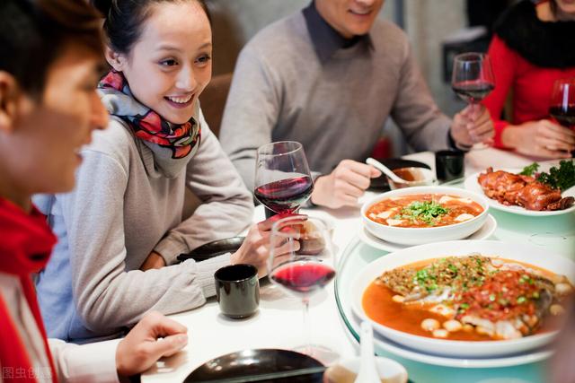 现今免费的做买卖赚钱(餐饮店利用“特定人群免费”，十五天获利79万，方案值得借鉴)