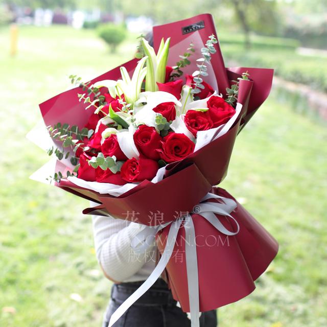 元旦节给情人送什么好呢(元旦送什么花？元旦节送花的理由)