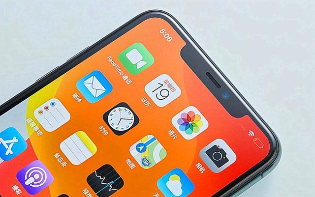 苹果11多少钱128g(iPhone11：128GB价格跌破三千元大关，还值得买吗？)
