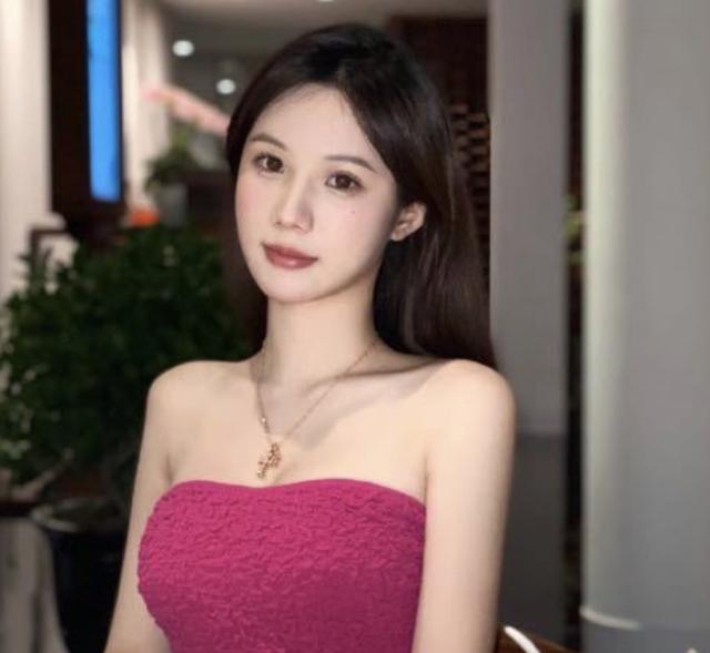 uu(网红自曝朋友收10亿现金彩礼，否认编故事称有底气，遭嘲太没常识)