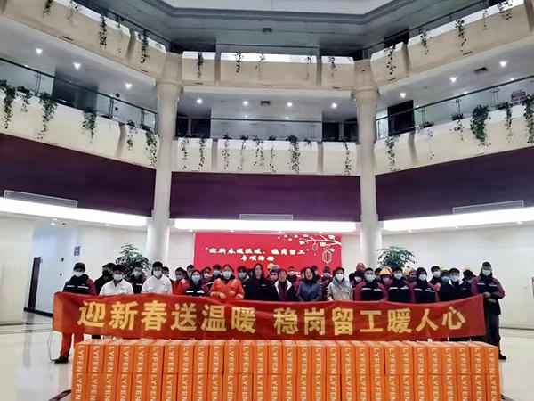 上海劳务中介电话(送温暖送岗位，劳动监察投诉电话不打烊……上海开展“稳岗送温暖、春暖农民工”服务行)