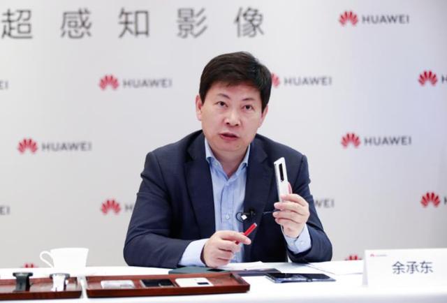 卖手机怎么卖最高(华为空出的高端市场，苹果抢了50%、小米+OV也抢了50%)