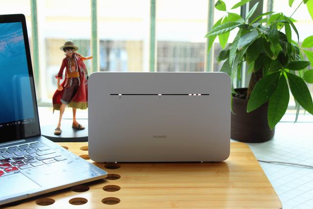 移动wifi路由器(华为移动路由Pro体验：城市短租、合租人群上网这样选最划算)