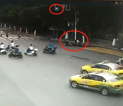 安全事故赔偿案例(咋回事？发生碰撞事故大半年后，一方提出了20余万元赔偿)