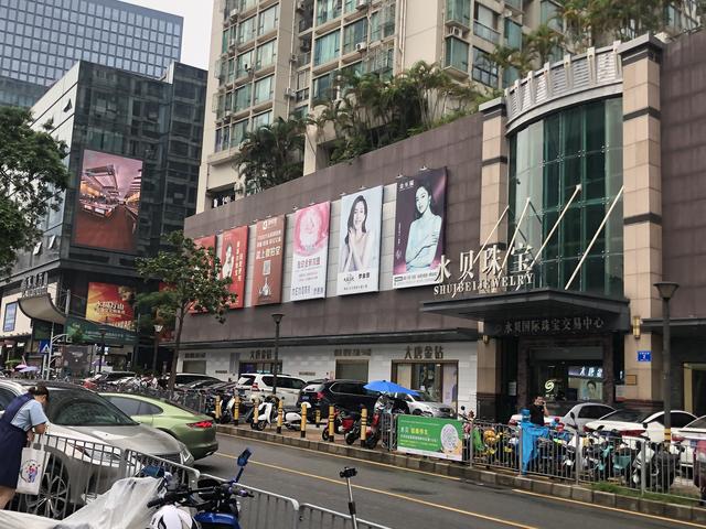 福建莆田鞋批发市场(3万莆田人，称霸深圳黄金街)
