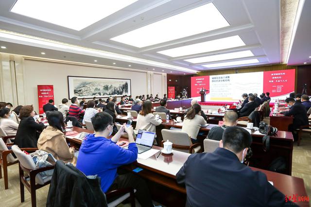 张车伟 社科院(中国社科院人口与劳动经济所所长张车伟呼吁：重视县级市等地人口收缩问题)