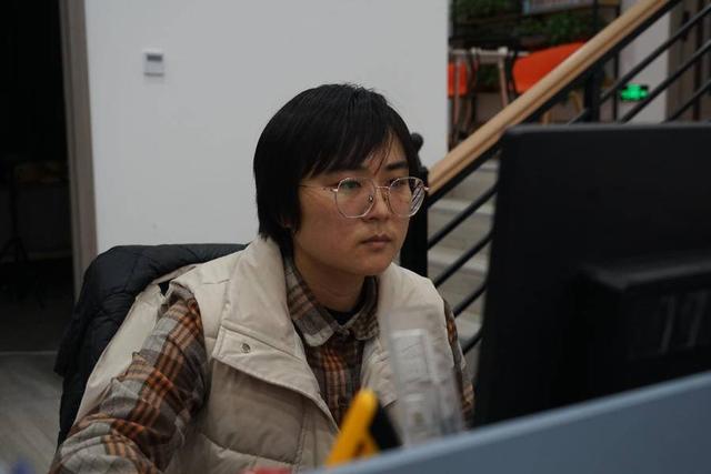 电商客服岗位职责和工作内容(电商客服的“双十一”，每天接待500人，加班熬夜是常态)