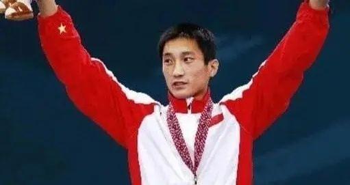 网络黄金在逃人员(亚运冠军涉黑，被通缉)