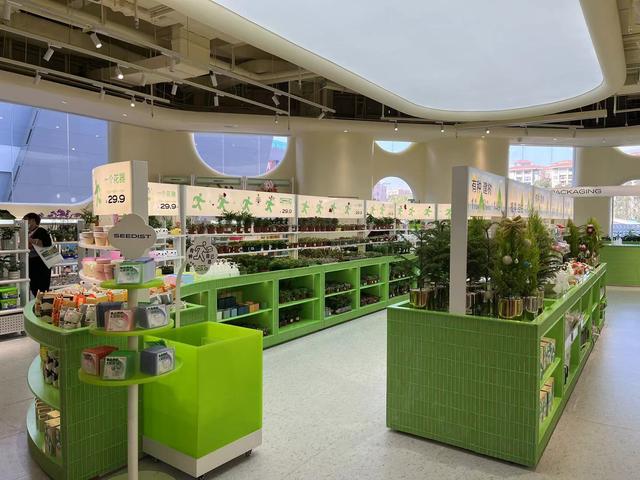 广州宠物用品批发市场在哪里进货(这家搬进商场里的“花鸟市场”，是广州新晋打卡地之一)