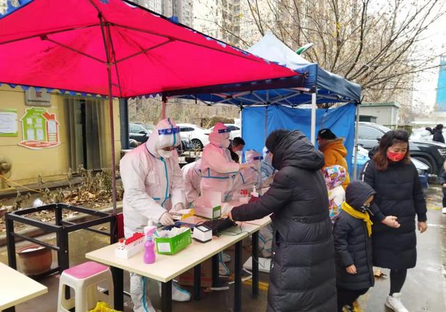 qq群创建失败请稍后重试(西安部分区县向居民发放免费蔬菜，志愿者接力运送“最后一公里”)