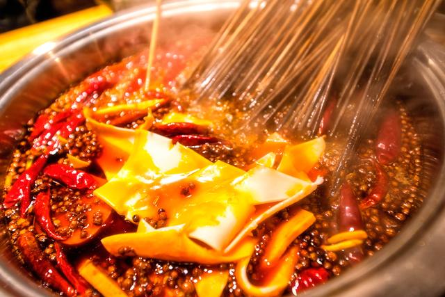 开店加盟项目app(杨国福麻辣烫，上市全靠加盟商？)
