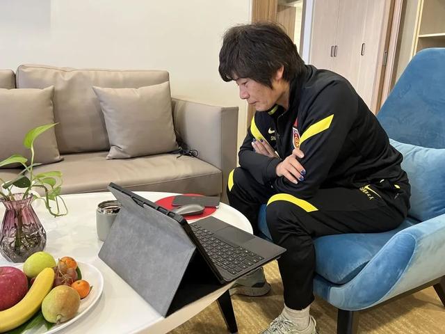 一米6的女生脚一般多大(水庆霞揭秘！女足夺冠更多细节来了)