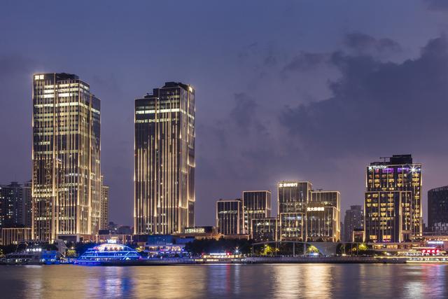 淘宝会员俱乐部在哪里打开(黄浦江畔的这家“沉浸式购物中心”，为何越开越火爆？)