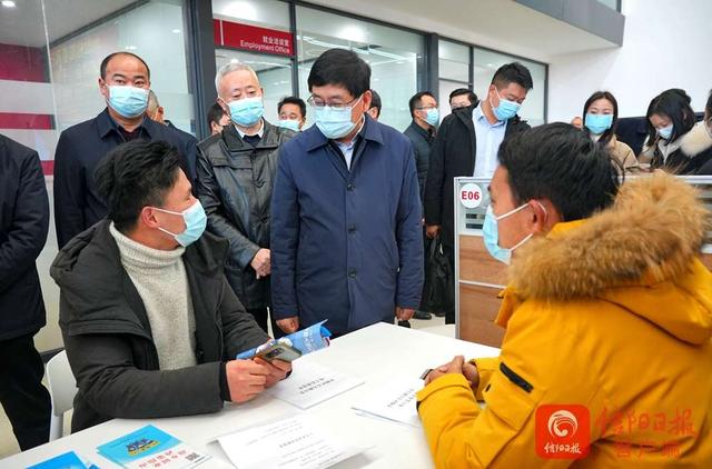 市场调研怎么做是什么工作(陈志伟到市人力资源市场调研就业和社会保障工作)
