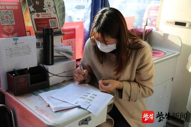 三八妇女节礼物推荐老师(“三八”妇女节的特别礼物 射阳县20多位女教师撸袖献血)