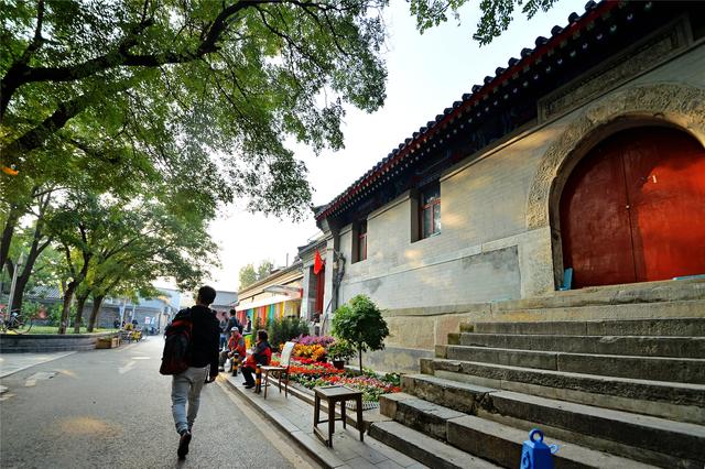 服装店铺名字怎么起(张王李赵刘，“五大姓”在老北京都有哪些姓氏商标？)