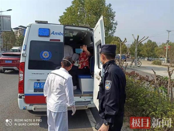 四岁小孩适合去哪旅游(东湖樱园迎客接多起涉儿童求助，武汉警方提示：赏花别忘了娃)