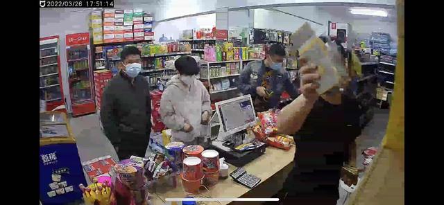 为什么微信附近的人打招呼没反应(因疫情无人值守的小超市火了，店主称无人逃单营业额高了一倍)