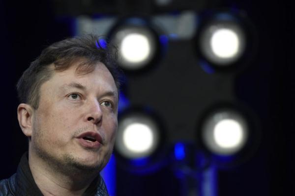elon musk是谁(马斯克成“有史以来最富有的人”净身家仅比祖国南非少约350亿美元)