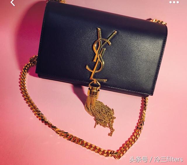 ck女包什么价位(小CK的包包照抄大牌，但是好看又不用吃土菇凉们照样买账！)