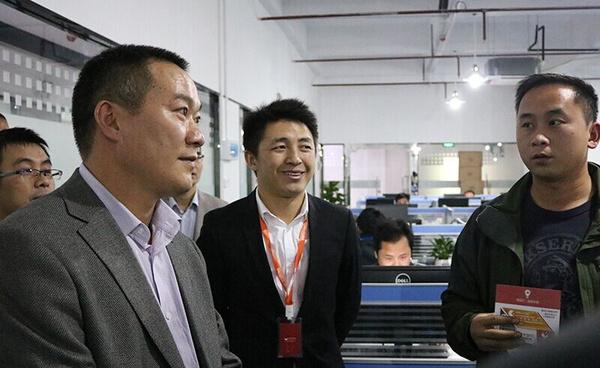 惠卡世纪 何正松(用行动打脸黑粉 深圳惠卡世纪集团弘扬“爱心+智慧”助爱社会)