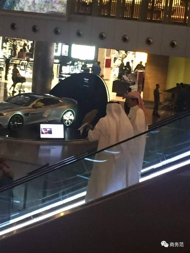 兰蔻粉水125(这个免税店大牌彩妆65折，手表买一送一，我可能逛了假机场)