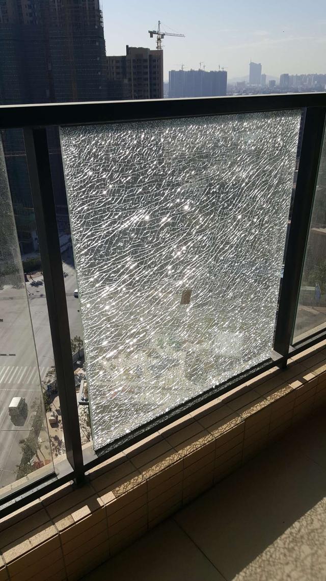 平开窗和推拉窗图示(推拉窗跟平开窗，哪种好？好多人都不知道)
