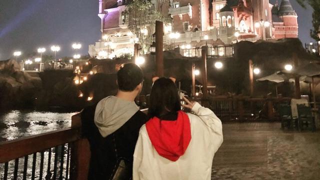 奥咪微博多少(Uzi女友晒照：世上没有完美的另一半！粉丝：属相不合吗？)